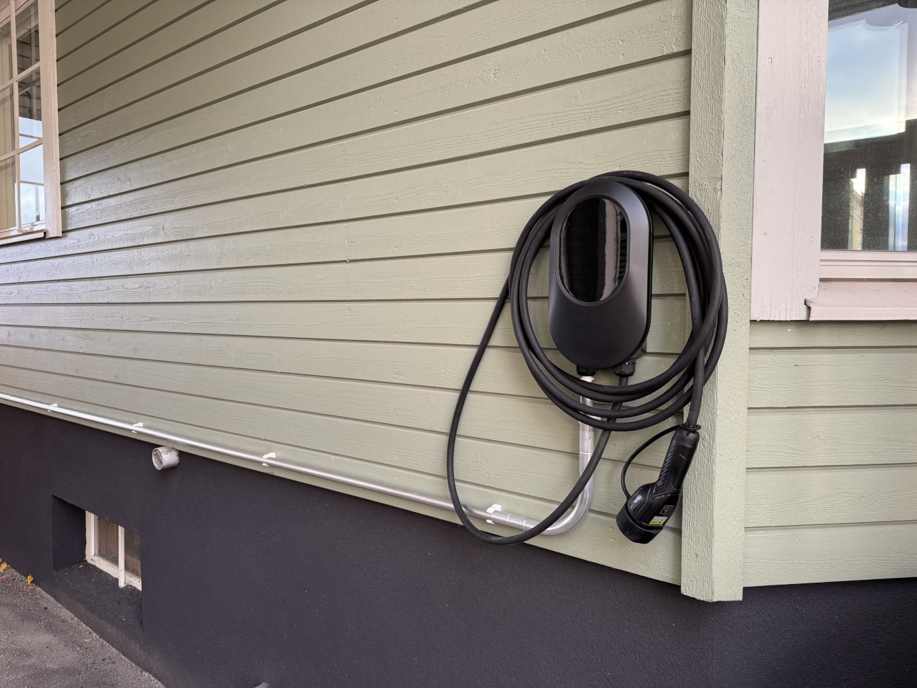 Sähköauton latausasema